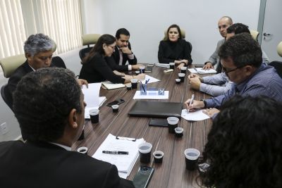notícia: Governo mantém diálogo com servidores do CPC Renato Chaves