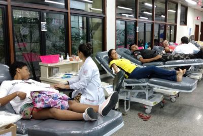 notícia: Hemopa recebe calouros em 'Trote Solidário' com doação de sangue
