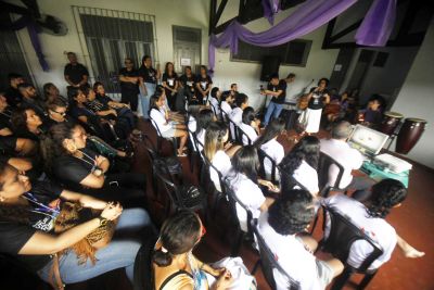 notícia: Lançamento do 'Projetar o Futuro' inicia semana da mulher no CRF