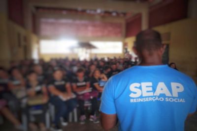 notícia: Internos do sistema penitenciário melhoram ambiente escolar para mais de 3 mil alunos
