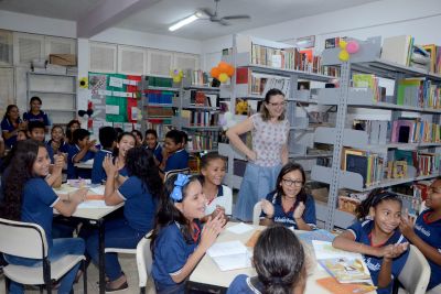 notícia: Escolas estaduais criam projetos que incentivam alunos a ler e escrever