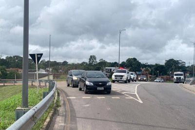 notícia: Tráfego de veículos no viaduto do Coqueiro é liberado