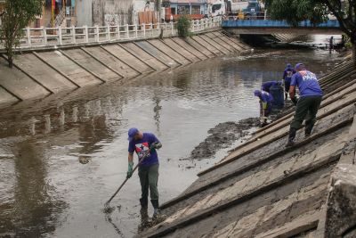 notícia: Limpeza de canais e bueiros avança em bairros da Grande Belém