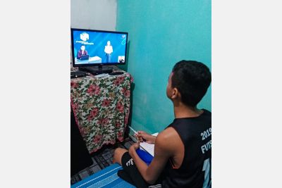 notícia: Seduc e TV Cultura vão transmitir aulas direcionadas para o Enem