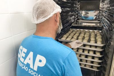 notícia: Internos da Colônia Penal Agrícola produzem pães para unidades prisionais da RMB