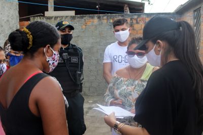 notícia: Ação realizada pela PM garante alimentos, máscaras e itens de higiene para famílias do Aurá