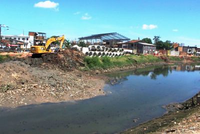 notícia: Sedop retira construções para avançar com macrodrenagem  