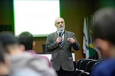 notícia: Ciência e tecnologia no combate à Covid-19 é tema de palestra transmitida pela internet