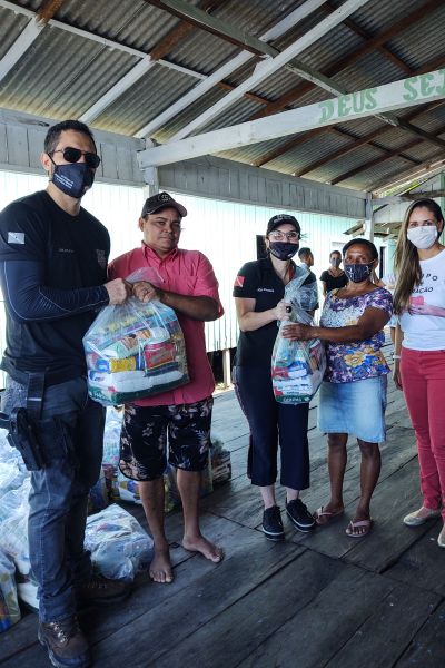 notícia: Segup comemora 61 anos com doação de alimentos e kits de higiene