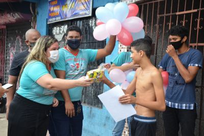 notícia: Professores da ‘Acácio Sobral’ visitam alunos para atenuar distância