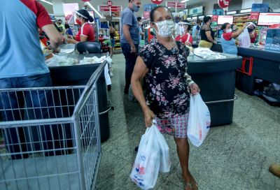 notícia: Estado garante pagamento aos estabelecimentos credenciados para o vale-alimentação escolar