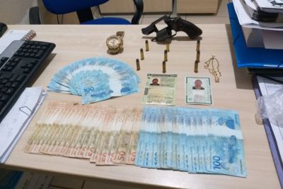 notícia: PM prende homem por porte ilegal e mulher por tentativa de suborno