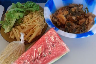 notícia: Hambúrguer de búfalo e açaí com peixe frito são opções na merenda escolar