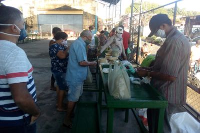 notícia: Feira e delivery garantem fornecimento de ostras e farinha durante a pandemia
