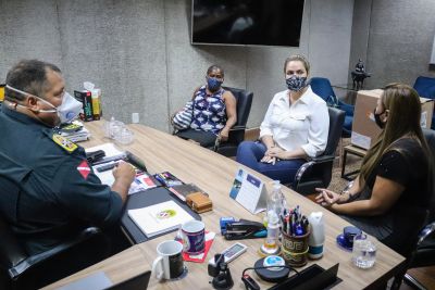 notícia: Máscaras doadas por ONG à Polícia Militar serão distribuídas em bairros carentes