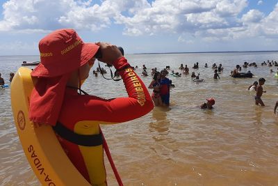 notícia: Bombeiros fazem trabalho de prevenção em Outeiro e Salinas durante Operação Verão