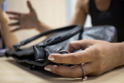 notícia: Curso online trabalha atendimento integral à mulher vítima de violência de gênero