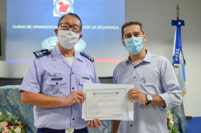 notícia: Curso qualifica agentes de segurança para operação de drone em ações de inteligência
