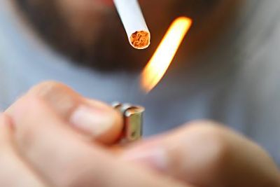 notícia: Agravos da Covid-19 são maiores em fumantes ativos e passivos