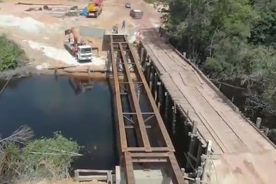 notícia: Ponte mista de aço e concreto está sendo construída em Mocajuba
