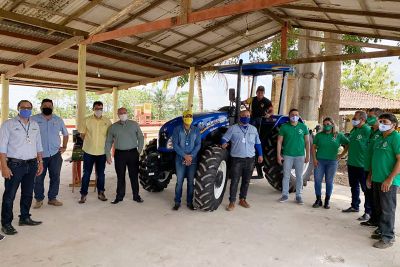 notícia: Crédito rural possibilita compra de trator agrícola em Irituia