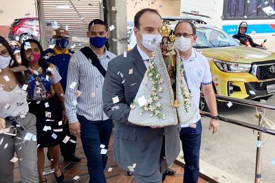notícia: Imagem Peregrina de Nossa Senhora de Nazaré abençoa servidores do Igeprev