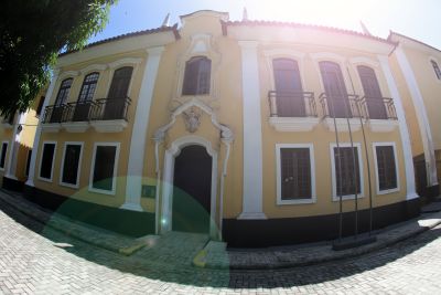 notícia: Conselho de Educação do Estado autoriza cursos do Carlos Gomes