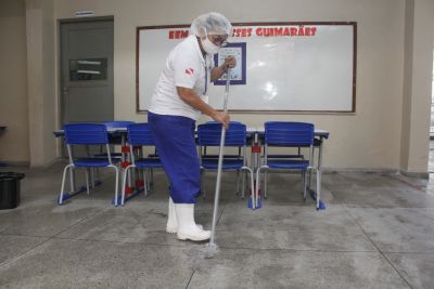 notícia: Escolas se preparam para retorno presencial se adequando às medidas sanitárias 