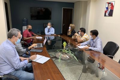 notícia: Governo reúne com moradores do Curió-Utinga para tratar obras no Canal do Mártir