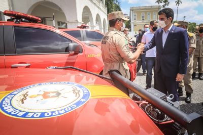 notícia: Estado entrega 10 novas caminhonetes para os Bombeiros atuarem em busca e salvamento