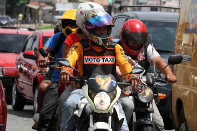 notícia: Mototaxistas do interior fazem cursos de capacitação e atualização profissional
