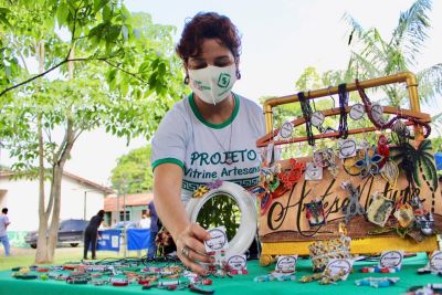 notícia: Com apoio da Emater, artesã confecciona ecojoias com produtos que iriam para o lixo
