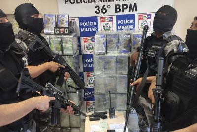 notícia: Grupamento Tático Operacional apreende mais de 800 Kg de cocaína em Tucumã  