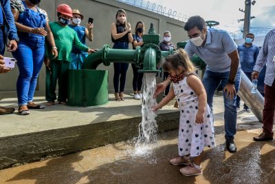 notícia: Após oito anos de espera, moradores do Tapanã, em Belém, têm acesso à água encanada