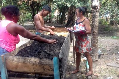 notícia: Histórico: Uepa forma primeira quilombola como Mestra em Educação