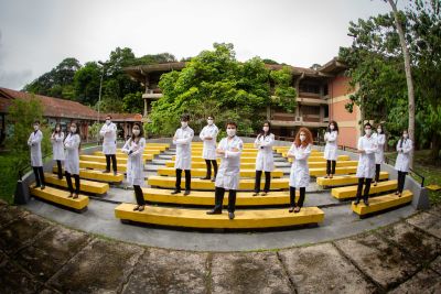 notícia: Universidade do Estado do Pará forma mais 16 médicos em 2020