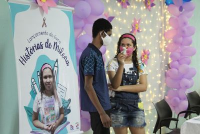 notícia: Jovem com autismo atendida pelo CIIC lança livro em Belém