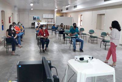 notícia: Formação de Professor inicia terceira turma com foco no Enem