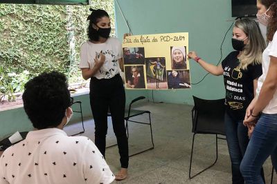 notícia: Centro de Inclusão ajuda a recolocar no mercado mais de 200 pessoas com deficiência