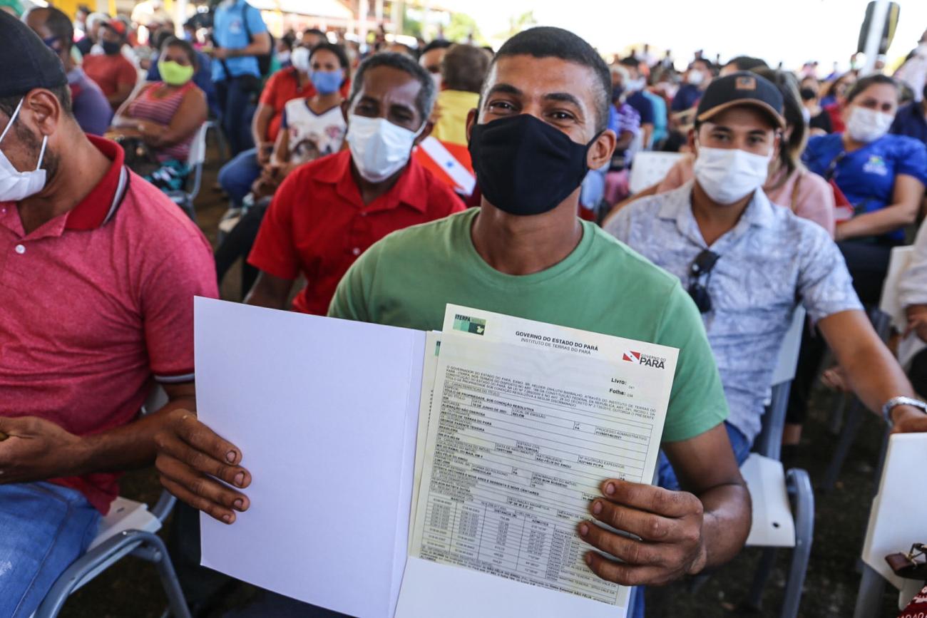 SDA entrega títulos de terra durante a Expoita - Secretaria do  Desenvolvimento Agrário