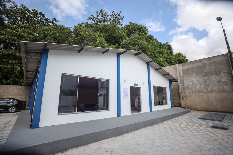 Governador participa da entrega do novo ginásio e dojô do IESP inauguracao-ginasio-dojo-iesp-governador-rodrigo-pinheiro-ag-para

 <div class='credito_fotos'>Foto: Rodrigo Pinheiro / Ag.Pará   |   <a href='/midias/2021/originais/10046_77a9b023-d4bc-10ec-88c5-ba3c4dfd1b22.jpg' download><i class='fa-solid fa-download'></i> Download</a></div>