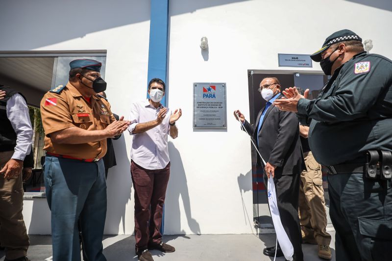 Governador participa da entrega do novo ginásio e dojô do IESP inauguracao-ginasio-dojo-iesp-governador-rodrigo-pinheiro-ag-para

 <div class='credito_fotos'>Foto: Rodrigo Pinheiro / Ag.Pará   |   <a href='/midias/2021/originais/10046_7afcb565-6ce9-6fd5-fac6-6f7fb5e79ac8.jpg' download><i class='fa-solid fa-download'></i> Download</a></div>