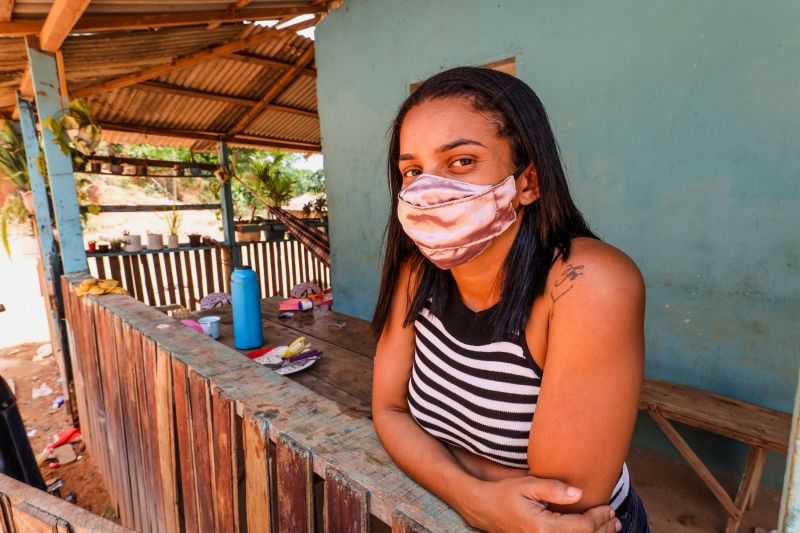 Erica Dos Santos Carvalho - dona de casa <div class='credito_fotos'>Foto: Marco Santos / Ag. Pará   |   <a href='/midias/2021/originais/10150_a88344e9-b1db-b2f1-d11a-ff9e553e0d9f.jpg' download><i class='fa-solid fa-download'></i> Download</a></div>