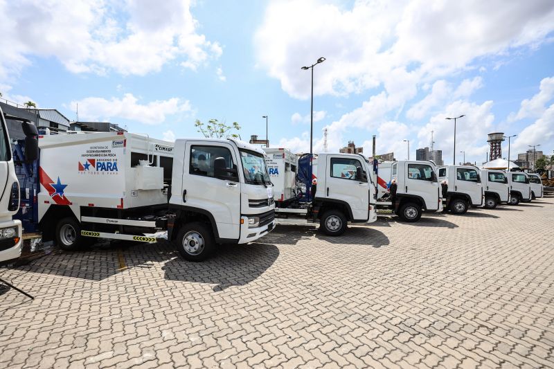 Entrega equipamentos e maquinários para Municípios - Entrega viaturas segurança público  Novembro Azul - fotos Bruno Cecim/agpara <div class='credito_fotos'>Foto: Bruno Cecim / Ag.Pará   |   <a href='/midias/2021/originais/10255_2f486ade-20f3-cf55-8788-074637d3e06d.jpg' download><i class='fa-solid fa-download'></i> Download</a></div>
