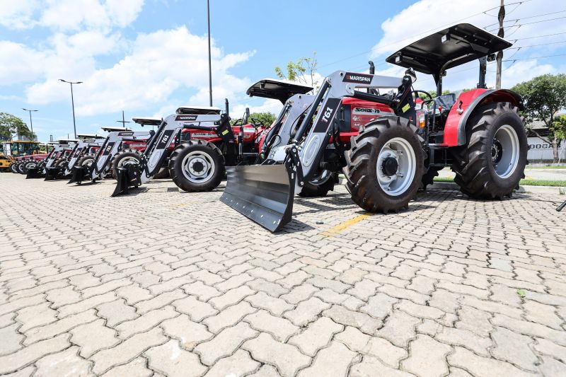 Entrega equipamentos e maquinários para Municípios - Entrega viaturas segurança público  Novembro Azul - fotos Bruno Cecim/agpara <div class='credito_fotos'>Foto: Bruno Cecim / Ag.Pará   |   <a href='/midias/2021/originais/10255_77cc3b95-0d64-f59b-bb04-22d50fc5ee8e.jpg' download><i class='fa-solid fa-download'></i> Download</a></div>