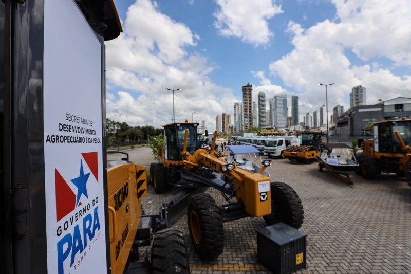 Entrega equipamentos e maquinários para Municípios - Entrega viaturas segurança público  Novembro Azul - fotos Bruno Cecim/agpara <div class='credito_fotos'>Foto: Bruno Cecim / Ag.Pará   |   <a href='/midias/2021/originais/10255_d5eaccda-7250-d107-9e84-d1ca23c53e3d.jpg' download><i class='fa-solid fa-download'></i> Download</a></div>