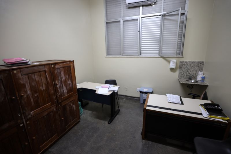 ASSINATURA OS REFORMA PSIQUIATRIA GASPAR VIANA - Rodrigo Pinheiro/AGPARA <div class='credito_fotos'>Foto: Rodrigo Pinheiro / Ag.Pará   |   <a href='/midias/2021/originais/10282_1c4b783b-1a1d-8a57-5a33-11a455d9b1e7.jpg' download><i class='fa-solid fa-download'></i> Download</a></div>