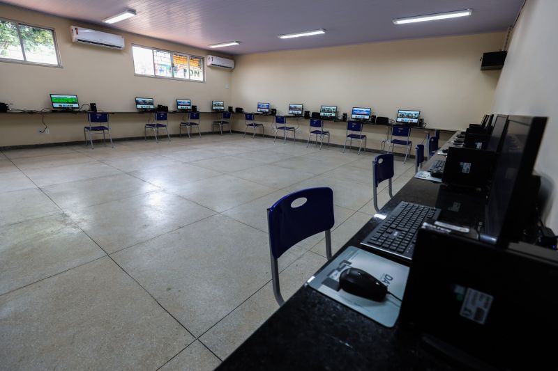 Escola Estadual de Ensino Médio Plínio Pinheiro Em Marabá Fotos Marco Santos/AGPARA <div class='credito_fotos'>Foto: Marco Santos / Ag. Pará   |   <a href='/midias/2021/originais/11396_8977435a-df7e-cbaf-e49a-9e12aef78861.jpg' download><i class='fa-solid fa-download'></i> Download</a></div>
