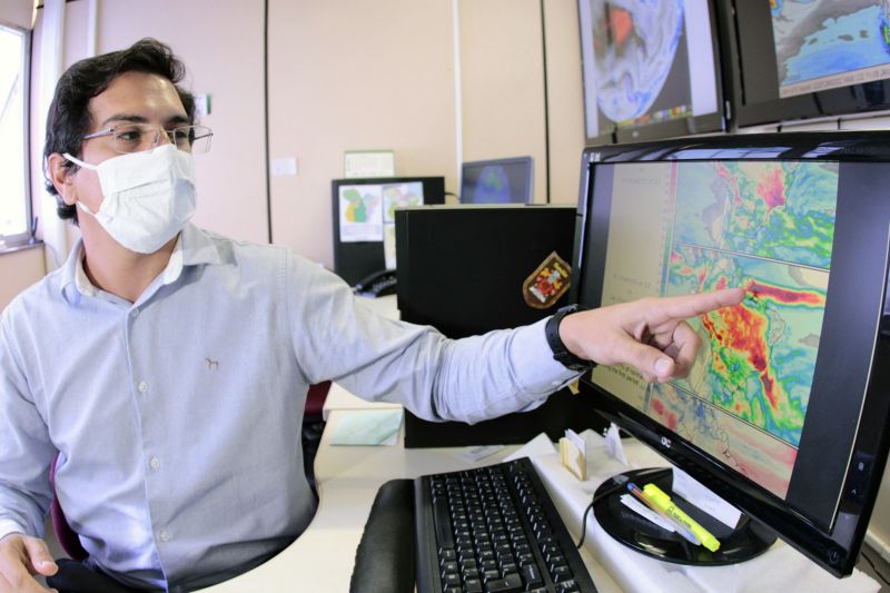 Semas alerta para rigor do inverno Amazônico
Saulo Carvalho <div class='credito_fotos'>Foto: Ricardo Amanajás / Ag. Pará | <a href='/midias/2021/originais/7165_fdebc637-ca5e-bd5b-ff2c-9767b3e0dfe8.jpg' download><i class='fa-solid fa-download'></i> Download</a></div>
