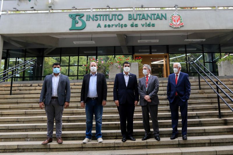 Governador Visita Istituto Butantan <div class='credito_fotos'>Foto: Jader Paes / Agência Pará | <a href='/midias/2021/originais/7166_dbe4c3e3-b98b-cc2c-3d9e-caba016a14a1.jpg' download><i class='fa-solid fa-download'></i> Download</a></div>